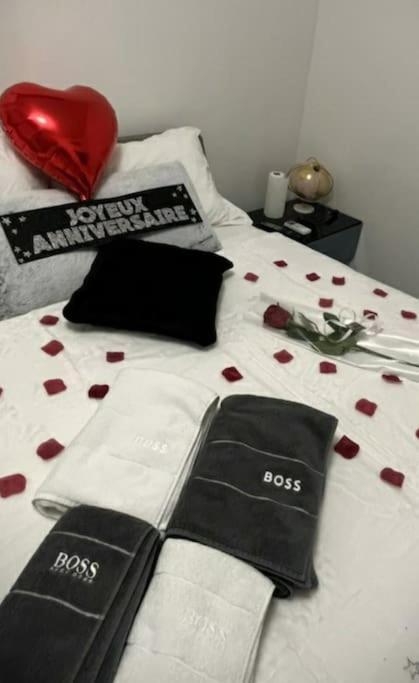 La Bonne Etoile Marseille ! Hebergement Romantique ! Jacuzzi Et Piscine Экстерьер фото